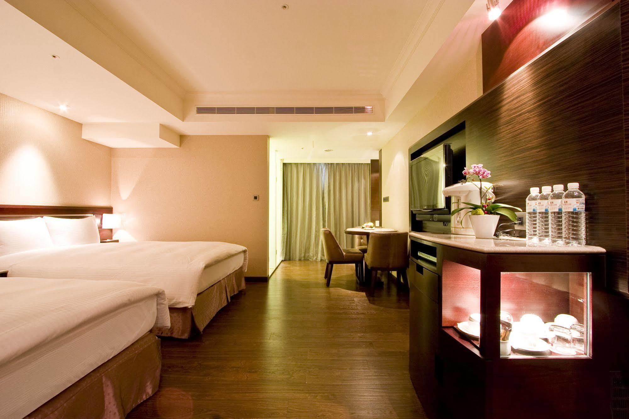 Taichung Charming City Hotel Exterior photo